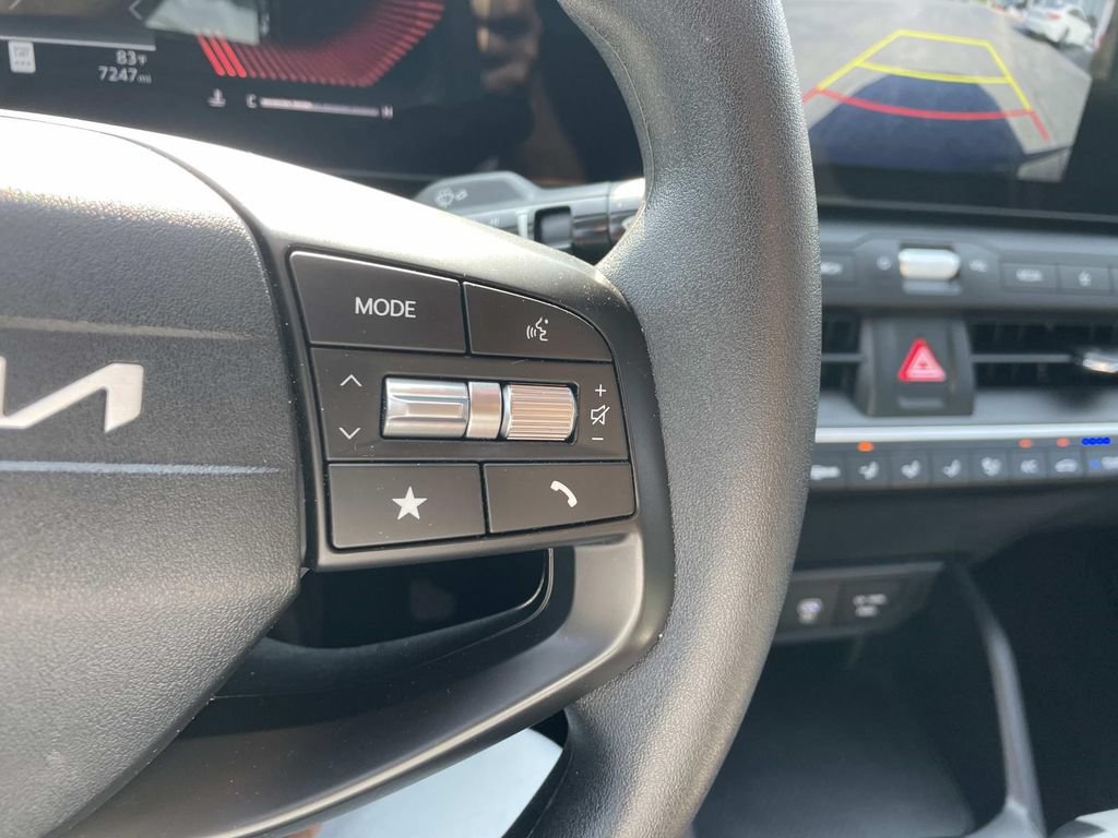 Used 2025 Kia K4 FWD image 26
