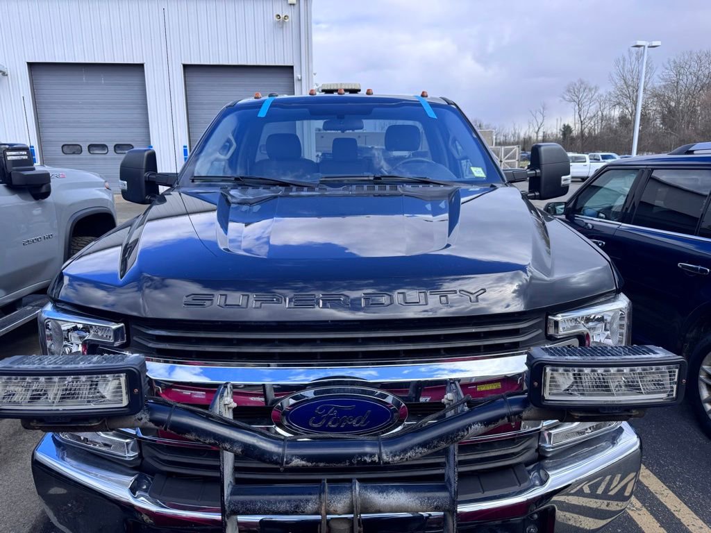 Used 2019 Ford F350 XLT w/ Snow Plow Prep Package AWD/4WD image 2