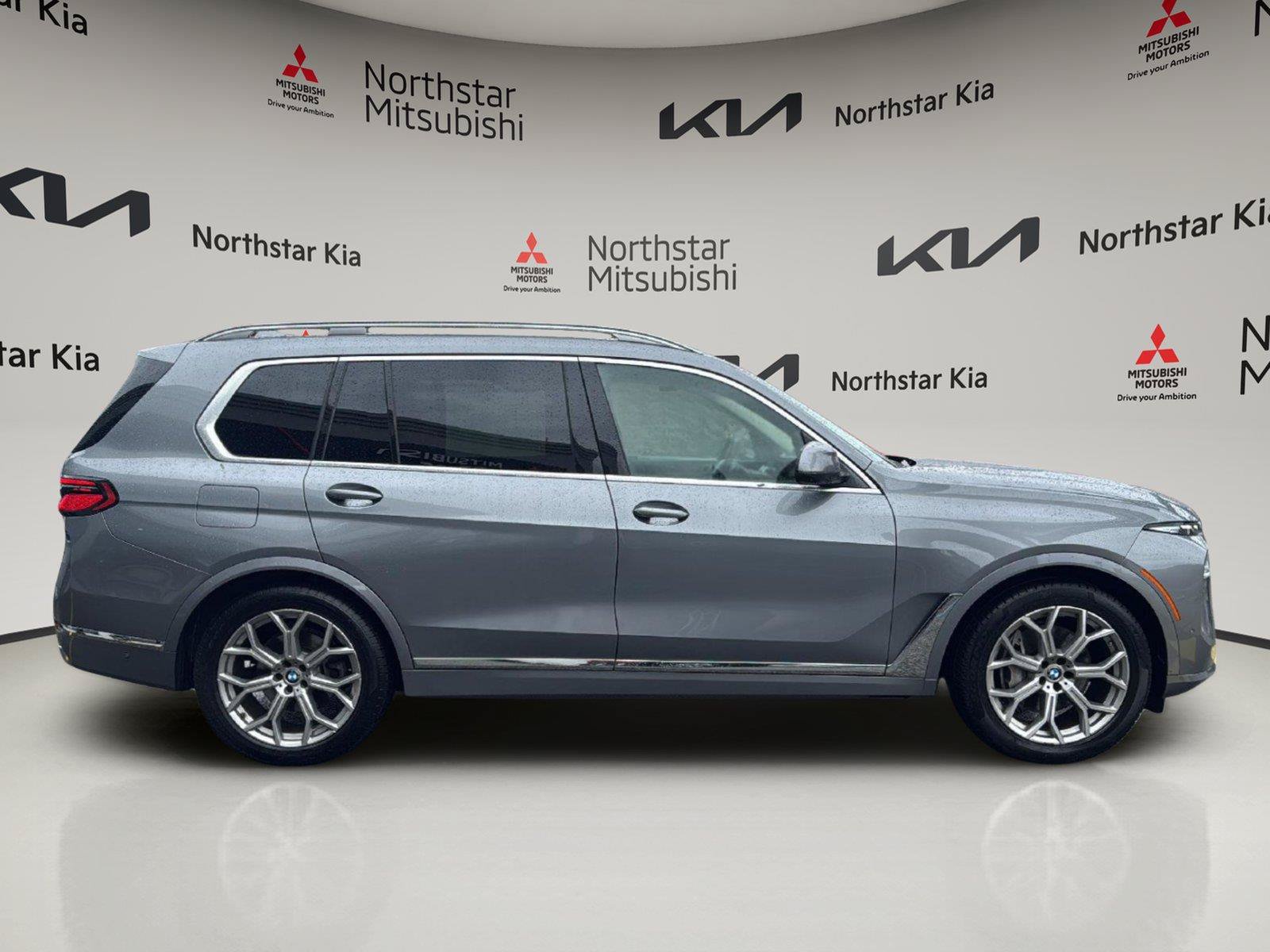 Used 2025 BMW X7 xDrive40i AWD/4WD image 9