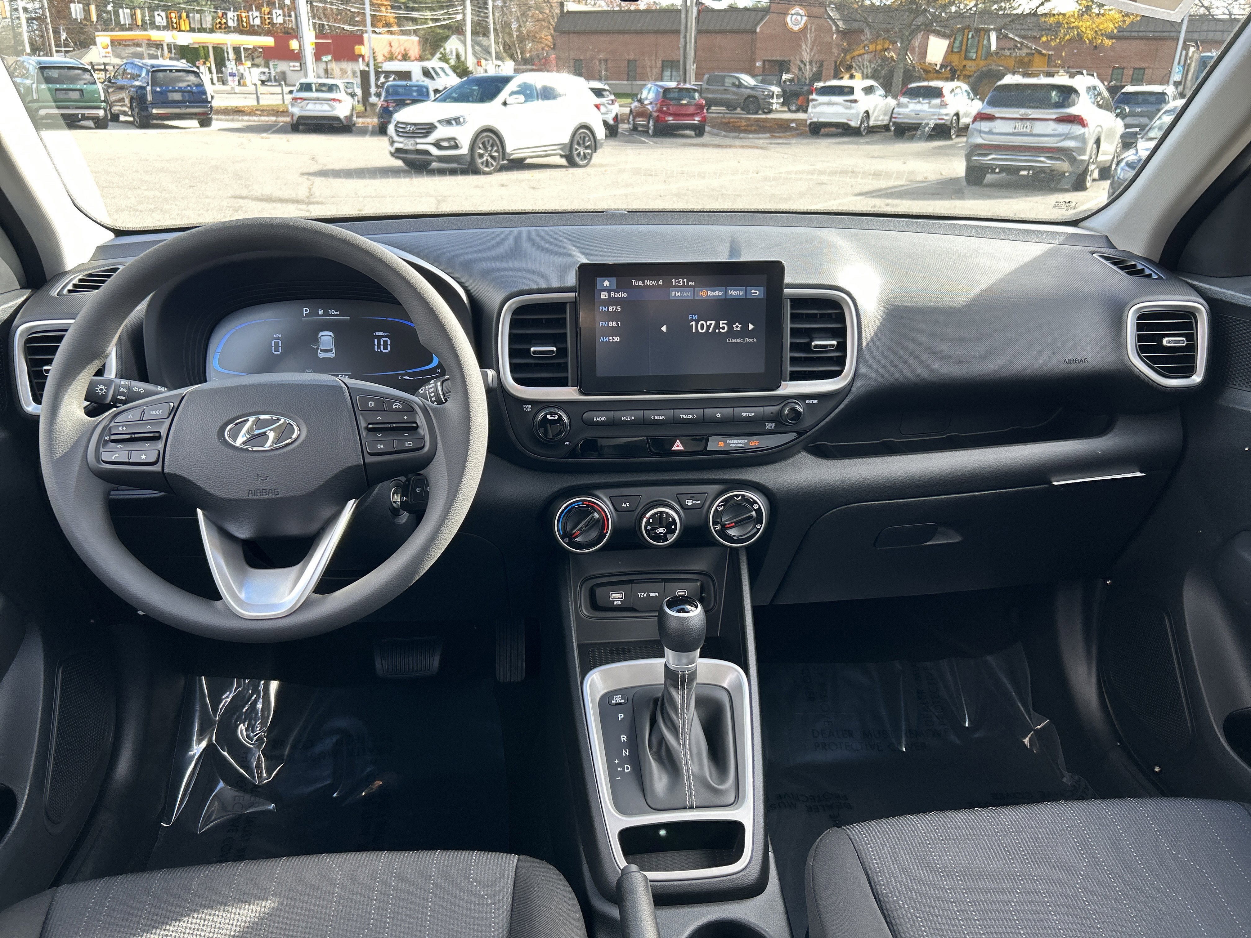 New 2026 Hyundai Venue SE FWD image 3