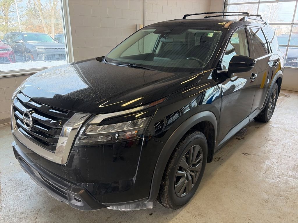 Used 2023 Nissan Pathfinder SV w/ Cargo Package image 9