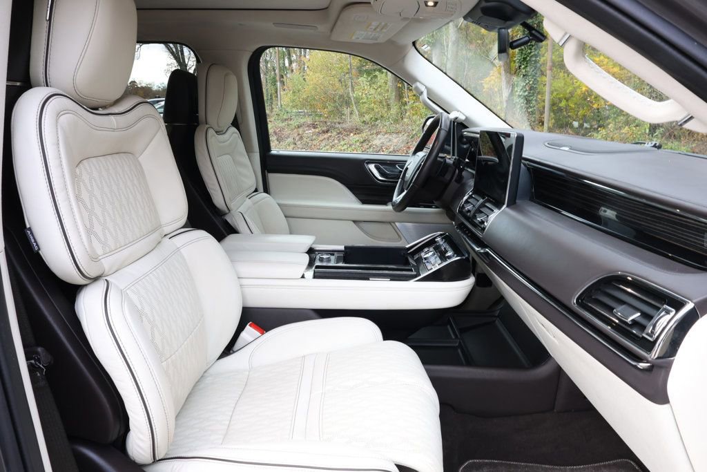 Used 2024 Lincoln Navigator Black Label image 25