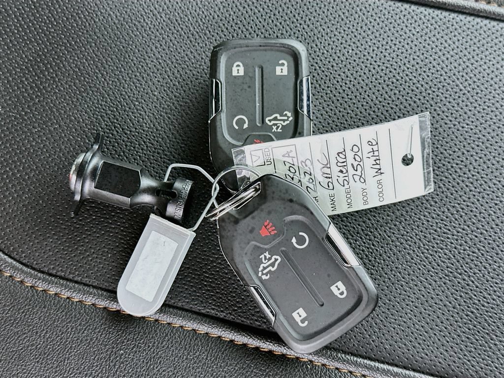 Used 2023 GMC Sierra 2500 AT4 w/ AT4 Premium Plus Package AWD/4WD image 36