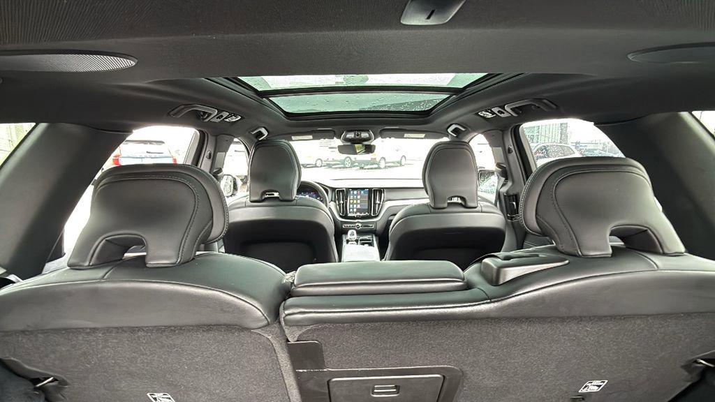 Certified 2024 Volvo XC60 B5 Ultimate w/ Climate Package image 30