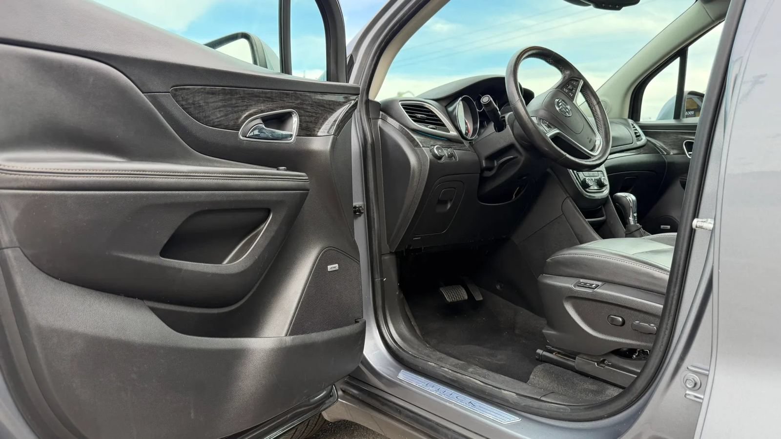 Used 2015 Buick Encore Leather w/ Experience Buick Package FWD image 9