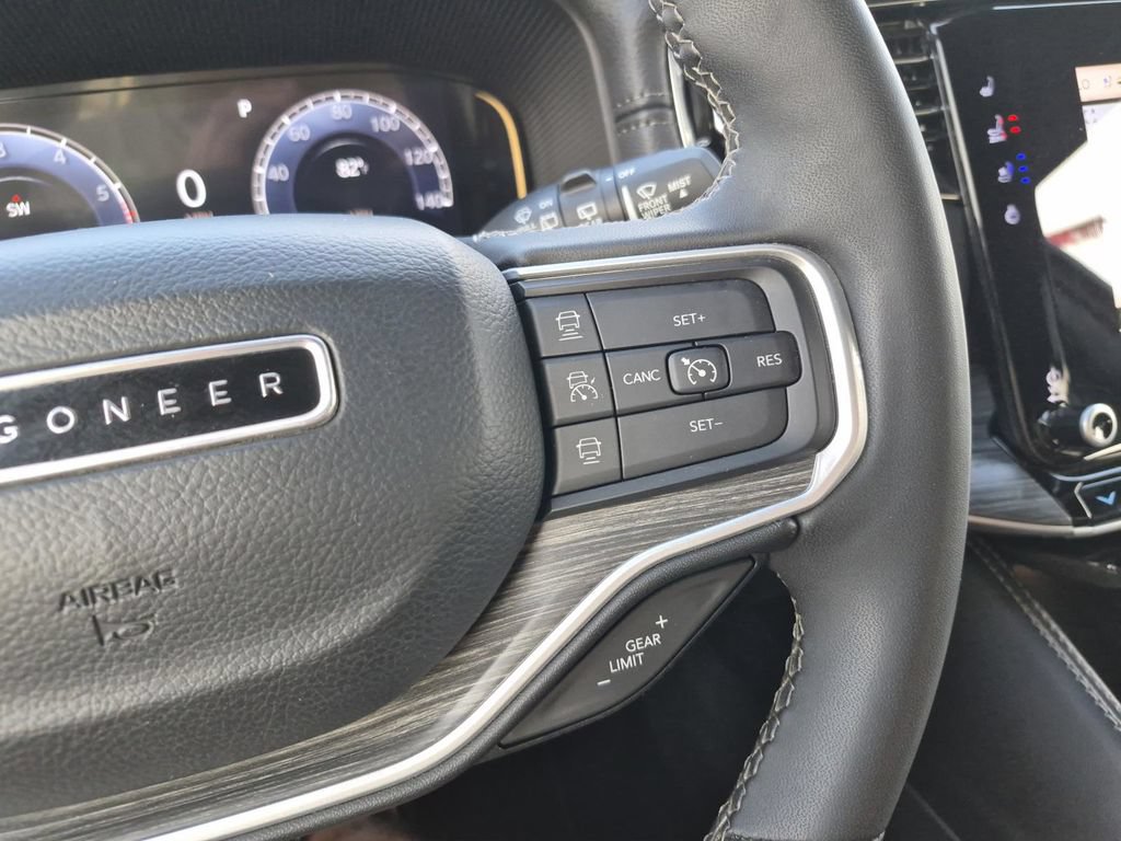 Used 2024 Jeep Wagoneer Series II w/ Flexible Seating Group AWD/4WD image 26