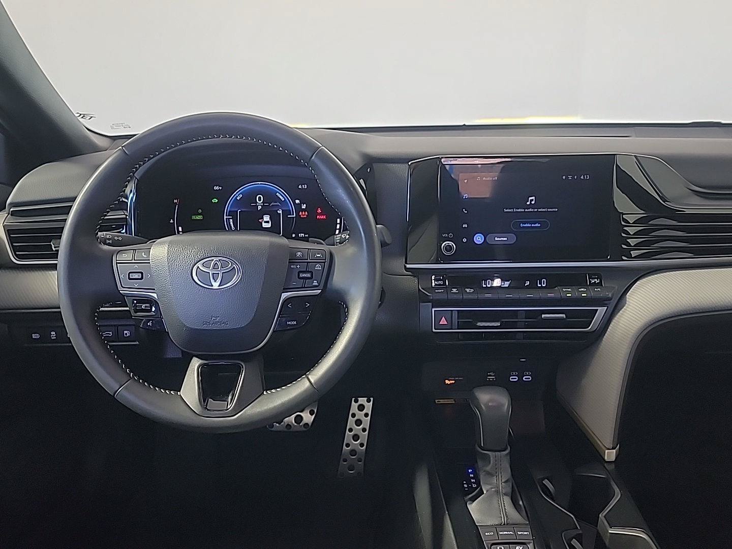 Used 2025 Toyota Camry SE FWD image 18