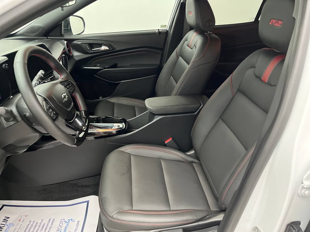 Used 2024 Chevrolet Trax RS w/ Driver Confidence Package FWD image 12