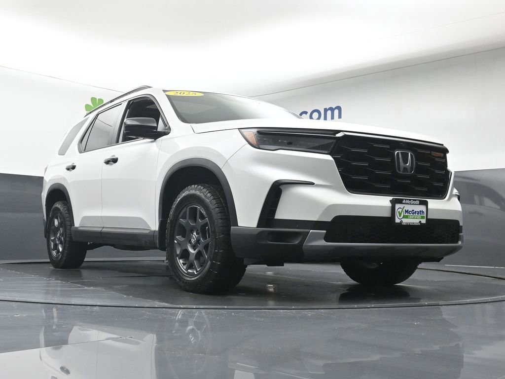 Used 2025 Honda Pilot TrailSport image 30
