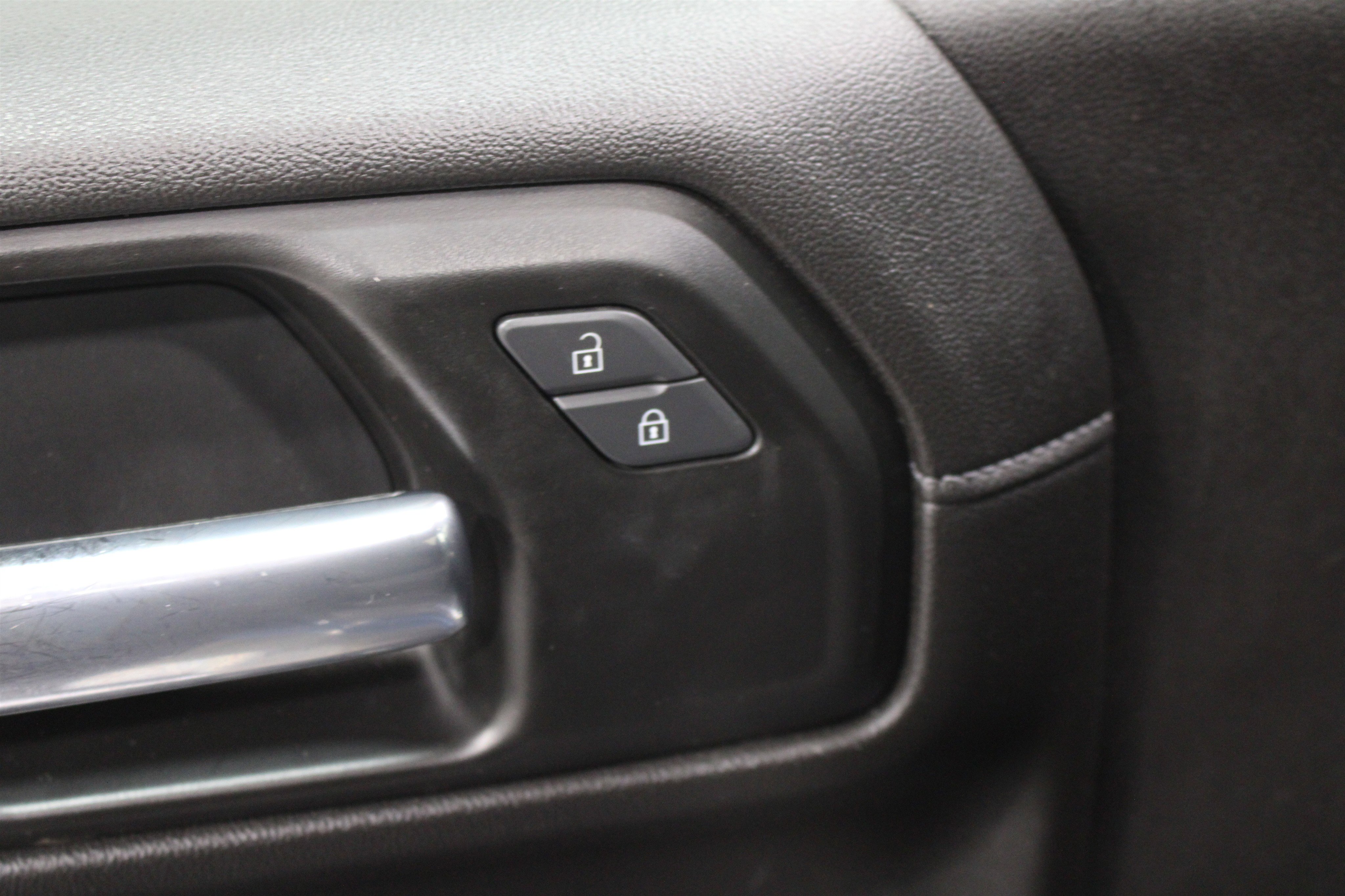 Used 2021 Chevrolet Silverado 1500 RST image 8