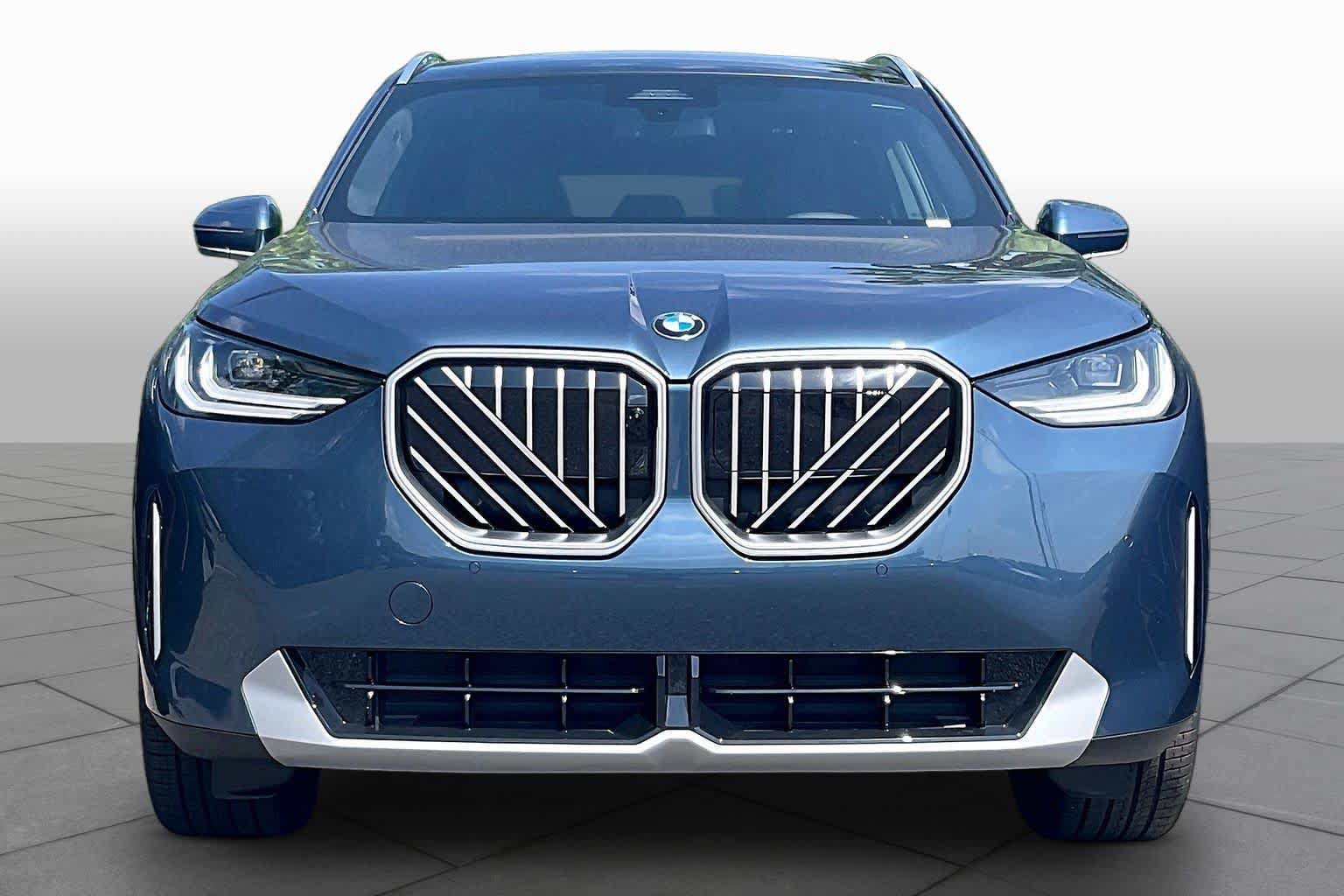 Used 2026 BMW X3 xDrive30i w/ Premium Package AWD/4WD image 3