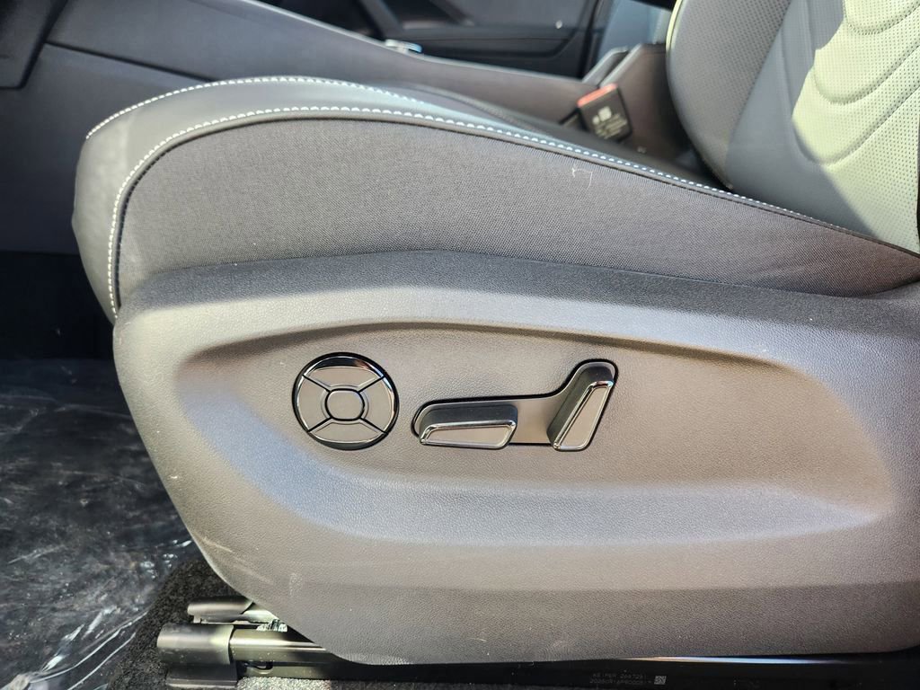 New 2026 Volkswagen Tiguan SE image 15