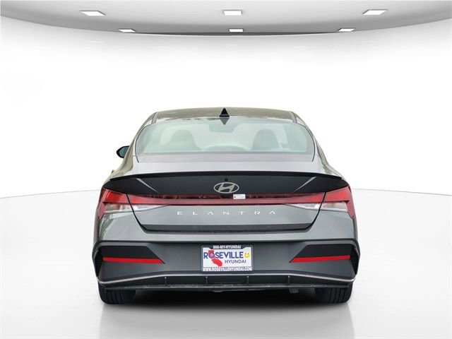 New 2025 Hyundai Elantra SEL FWD image 8