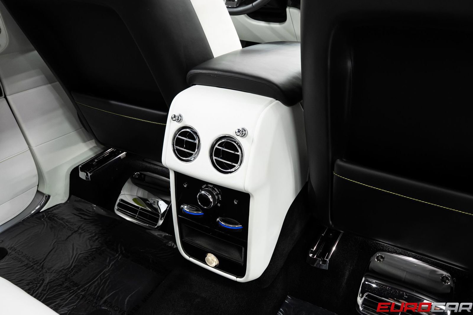 Used 2021 Rolls-Royce Cullinan Black Badge image 44