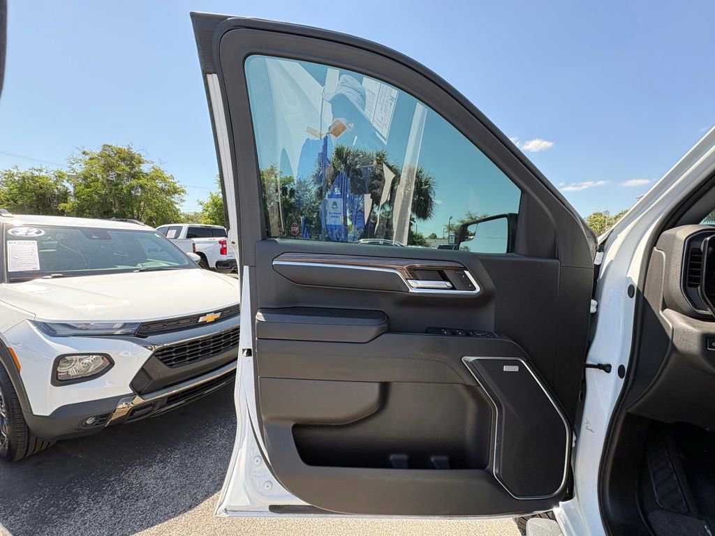 Used 2024 Chevrolet Silverado 1500 LT Trail Boss w/ Convenience Package II image 29