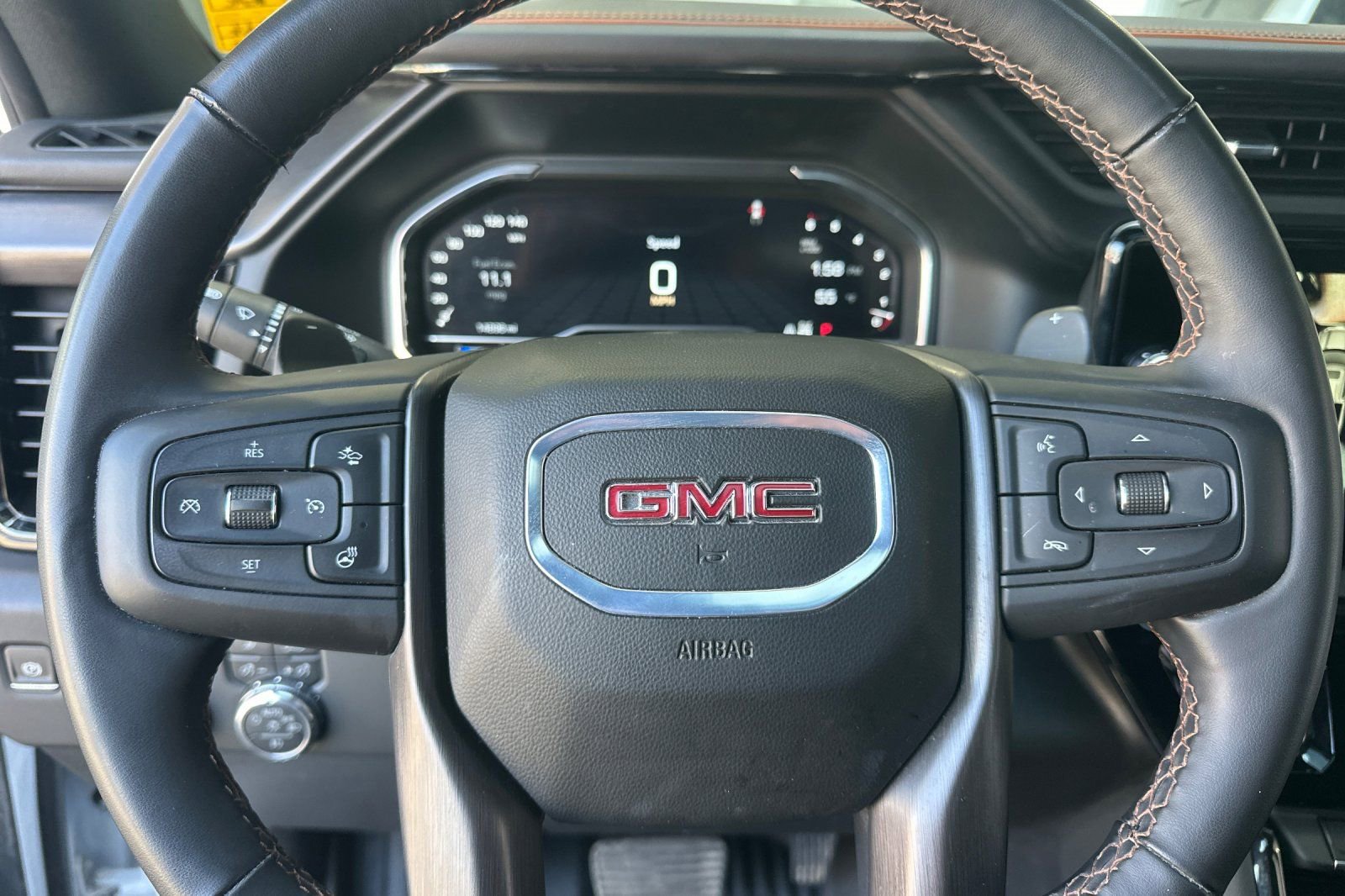 Used 2025 GMC Sierra 1500 AT4 w/ AT4 Premium Package AWD/4WD image 33