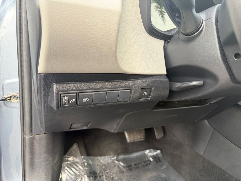 Used 2021 Toyota Corolla LE FWD image 19
