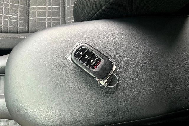 Used 2024 Honda HR-V LX image 35