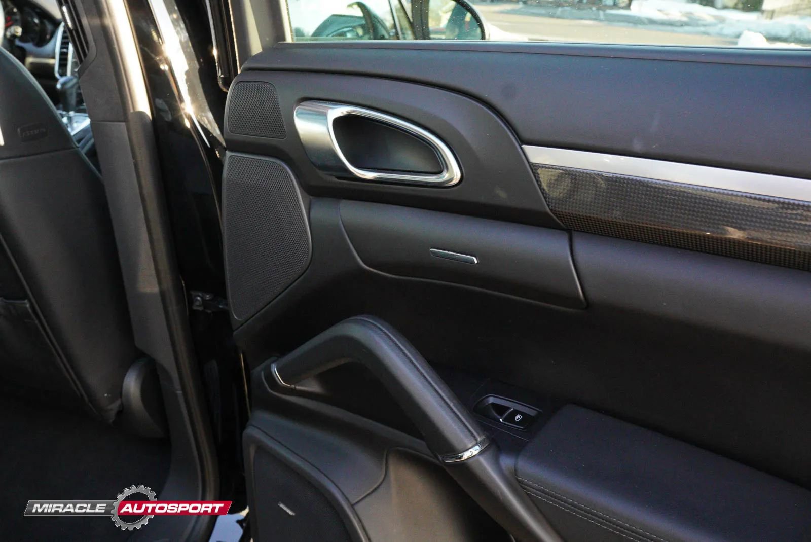 Used 2014 Porsche Cayenne Turbo image 36