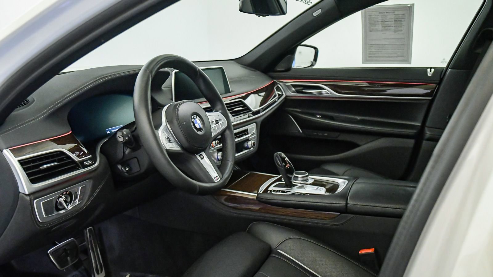 Used 2022 BMW 740i w/ M Sport Package RWD image 19