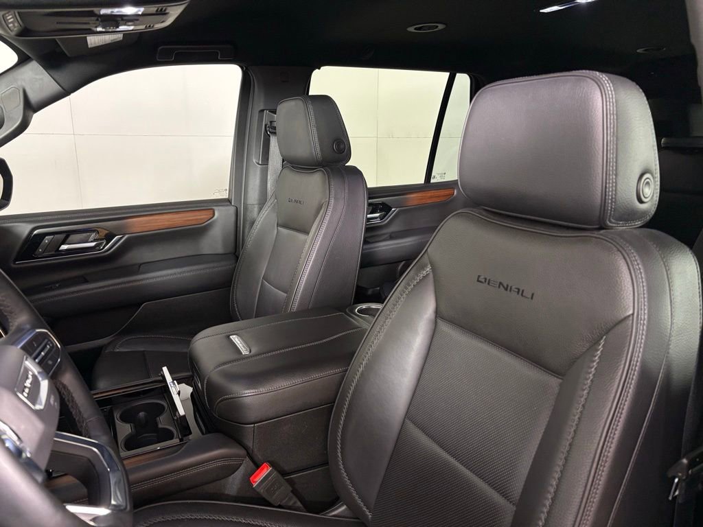 Used 2025 GMC Yukon Denali image 19