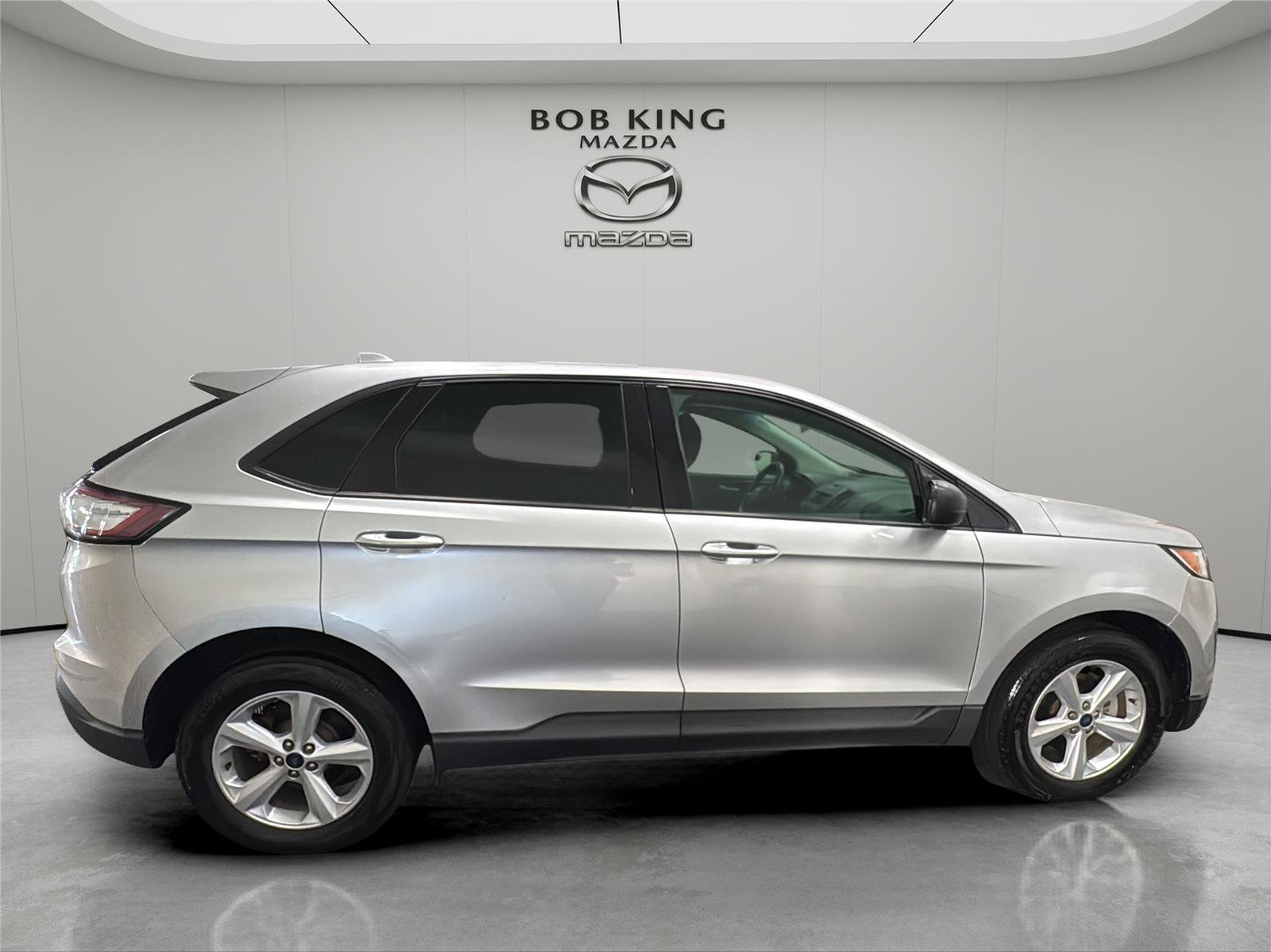 Used 2018 Ford Edge SE image 6