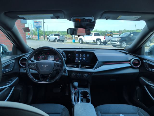 Used 2024 Chevrolet Trax RS FWD image 13