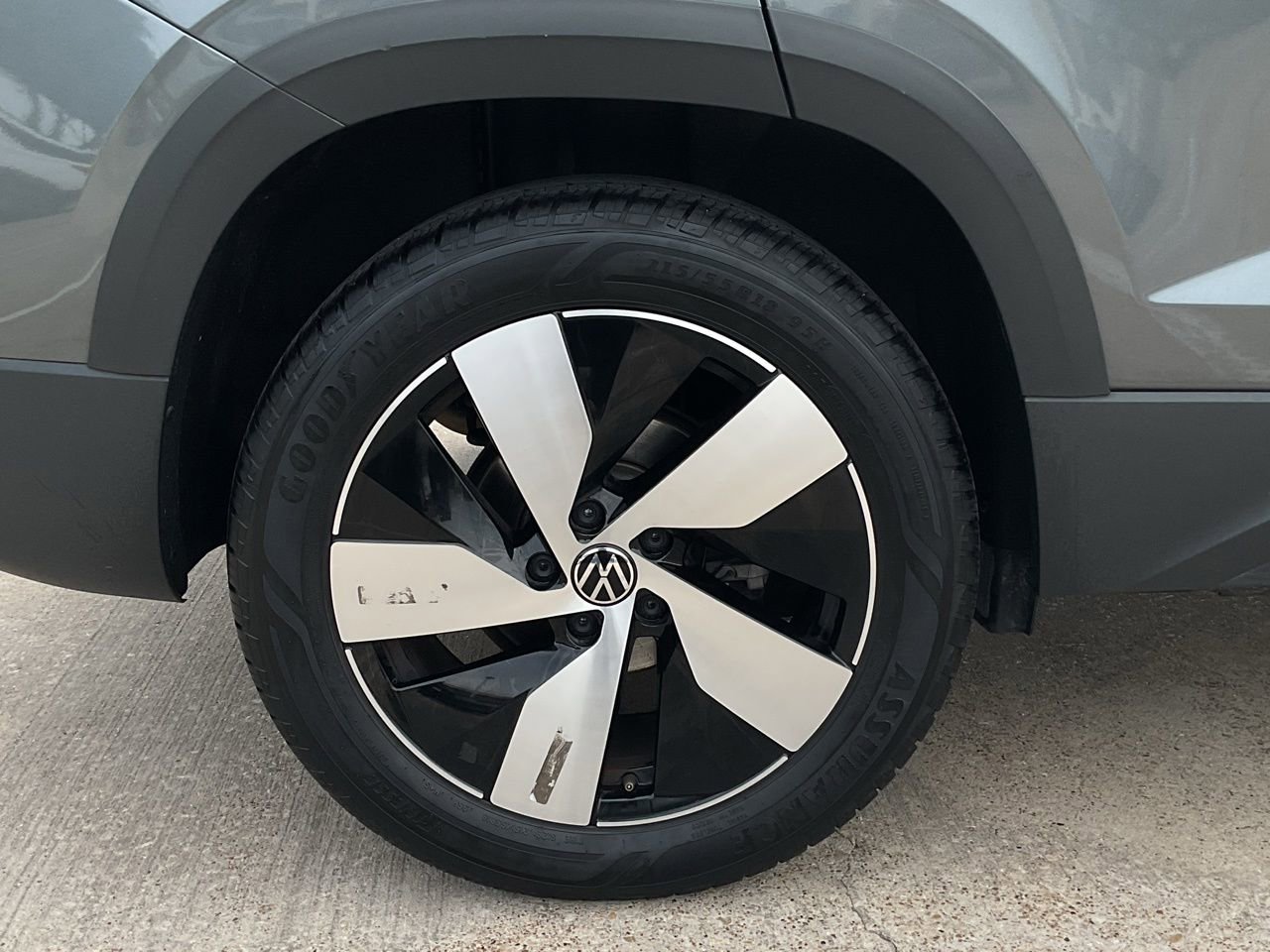 Used 2025 Volkswagen Taos S AWD/4WD image 8