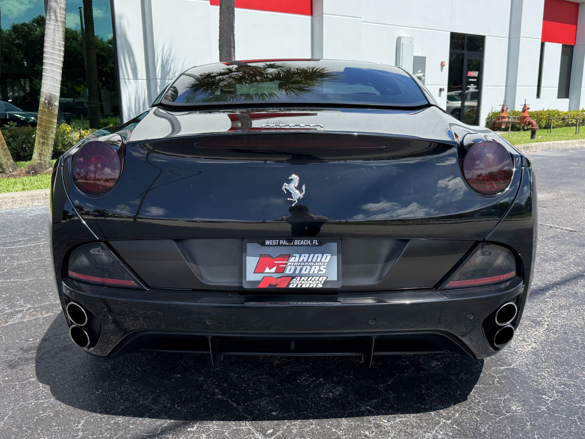 Used 2010 Ferrari California RWD image 28