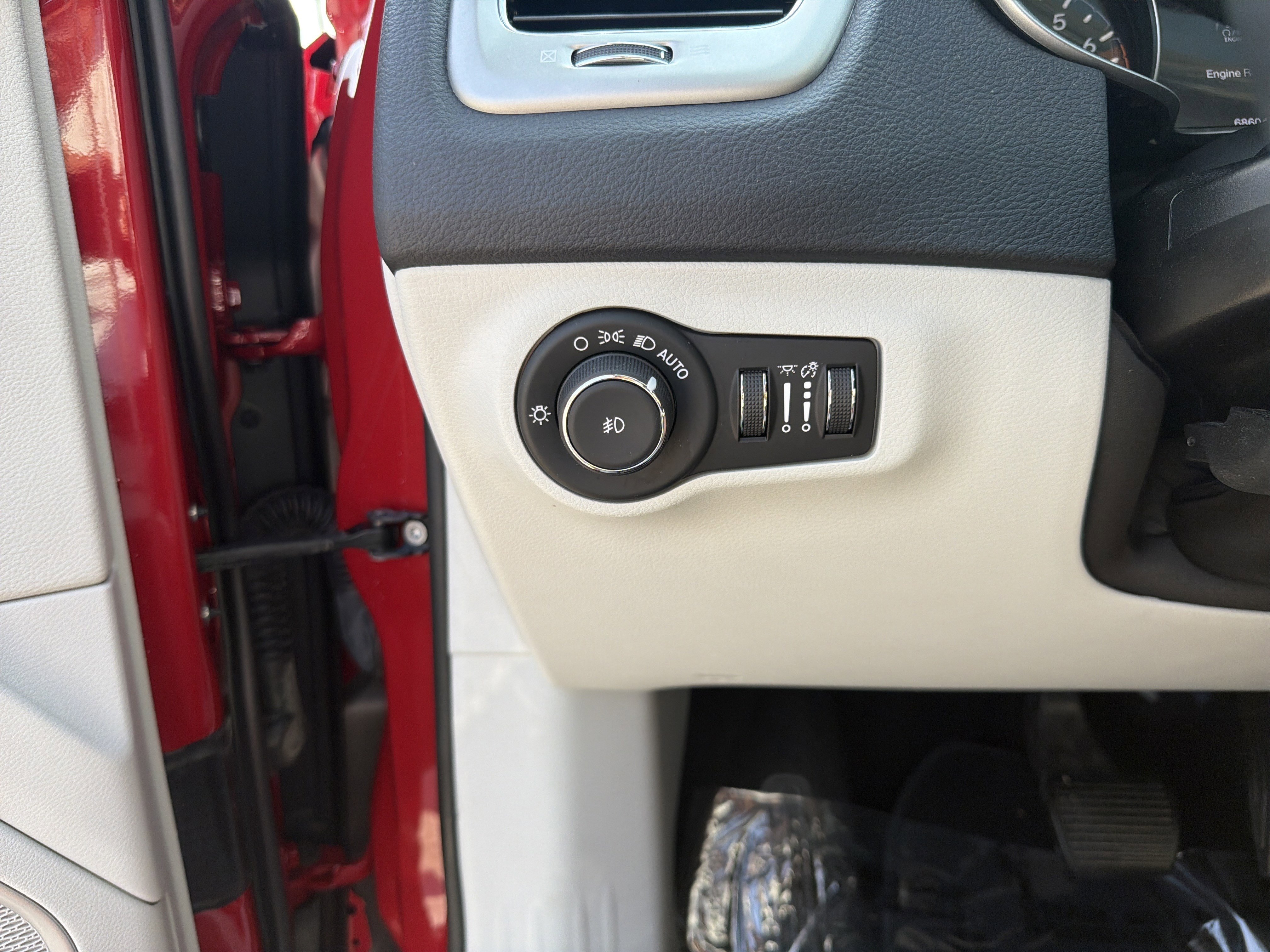 Used 2019 Jeep Compass Latitude w/ Popular Equipment Group image 33