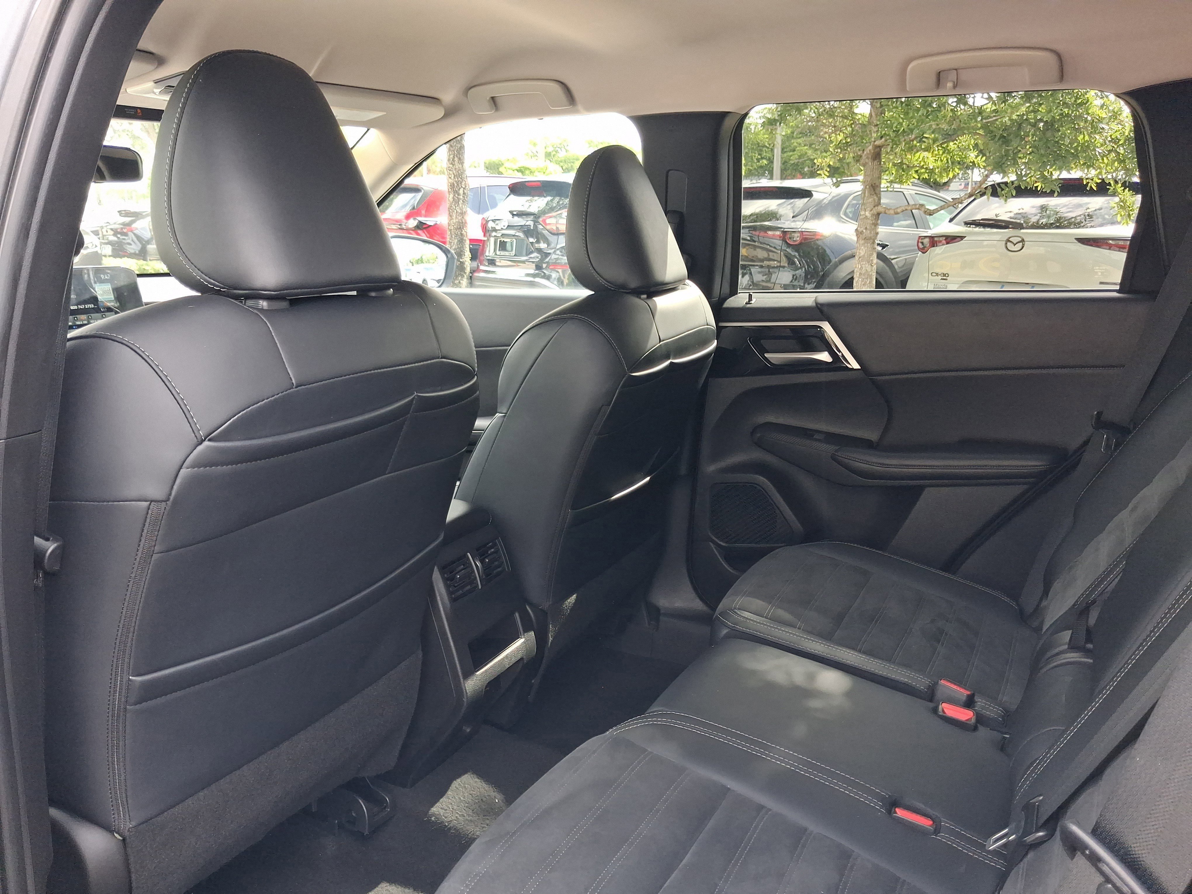 Used 2024 Mitsubishi Outlander SE FWD image 7