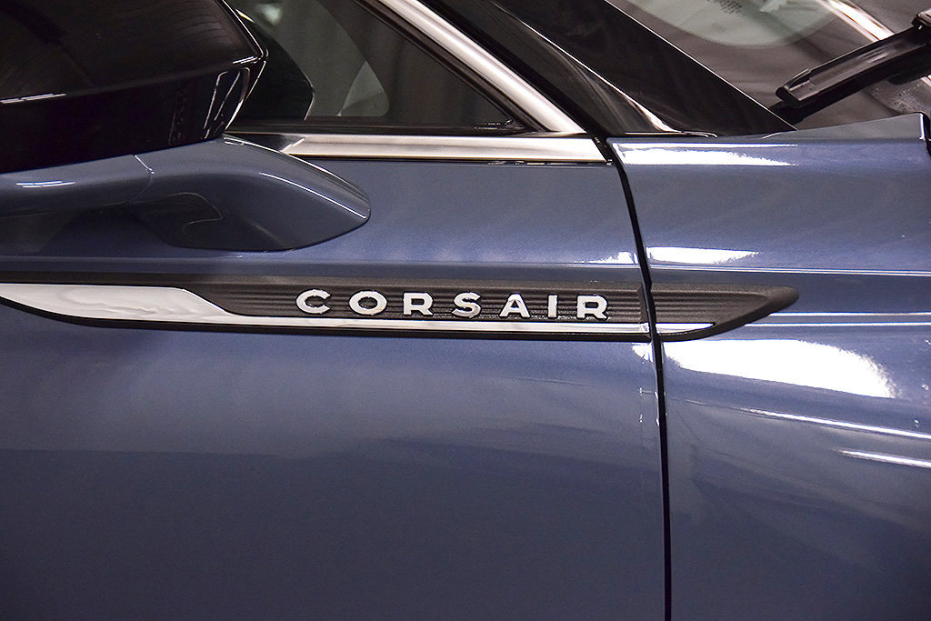 Used 2024 Lincoln Corsair Reserve AWD/4WD image 11