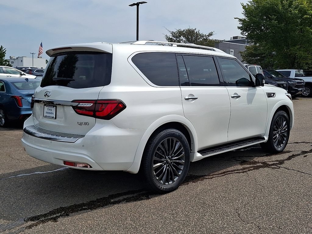 Used 2024 INFINITI QX80 Sensory AWD/4WD image 9