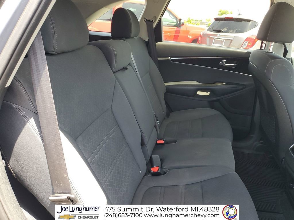Used 2020 Kia Sorento LX AWD/4WD image 25