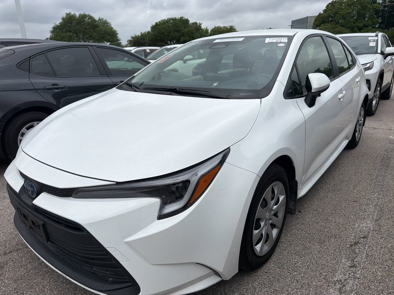 Used 2025 Toyota Corolla LE image 1