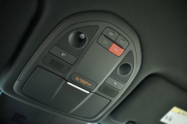 Used 2026 Genesis G70 2.5T image 41