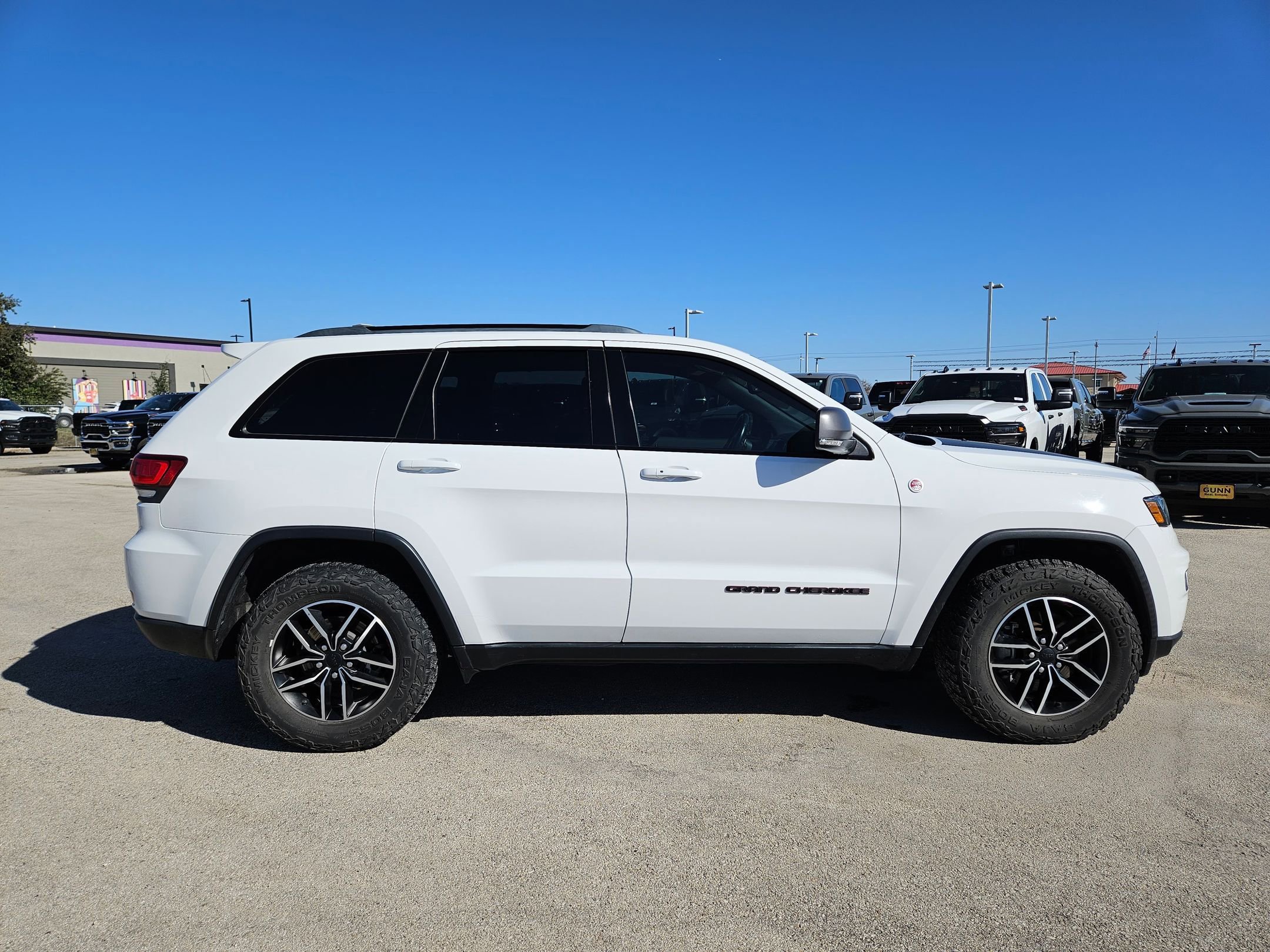Certified 2021 Jeep Grand Cherokee Trailhawk image 2