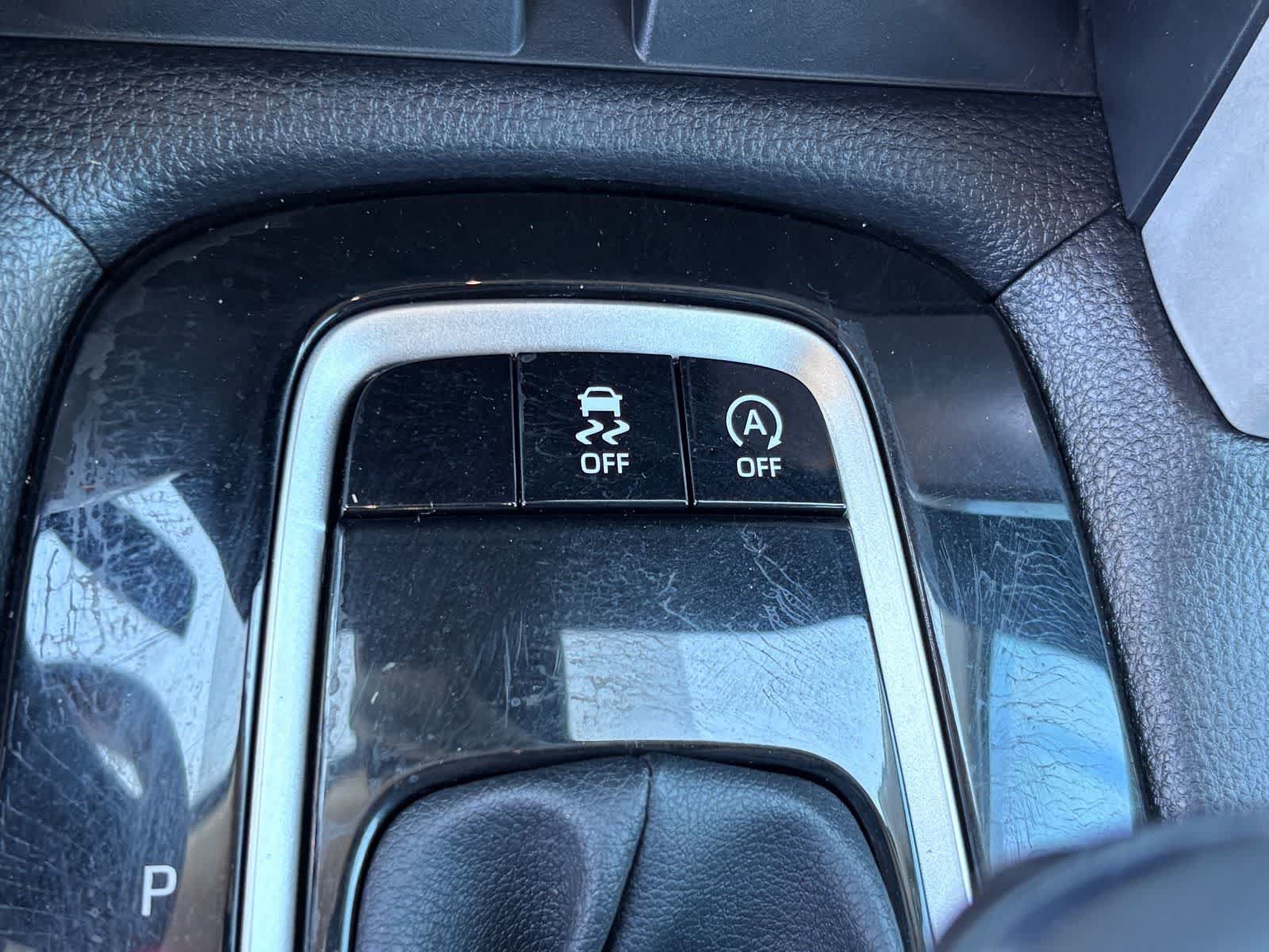 Used 2025 Toyota Corolla Cross XLE w/ Convenience Package FWD image 26