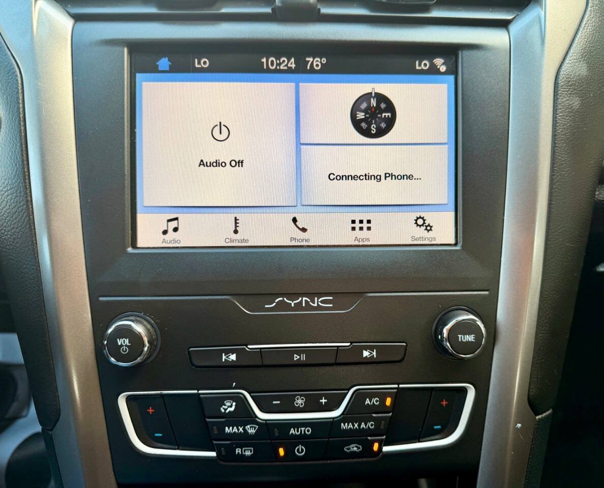 Used 2019 Ford Fusion SE FWD image 11