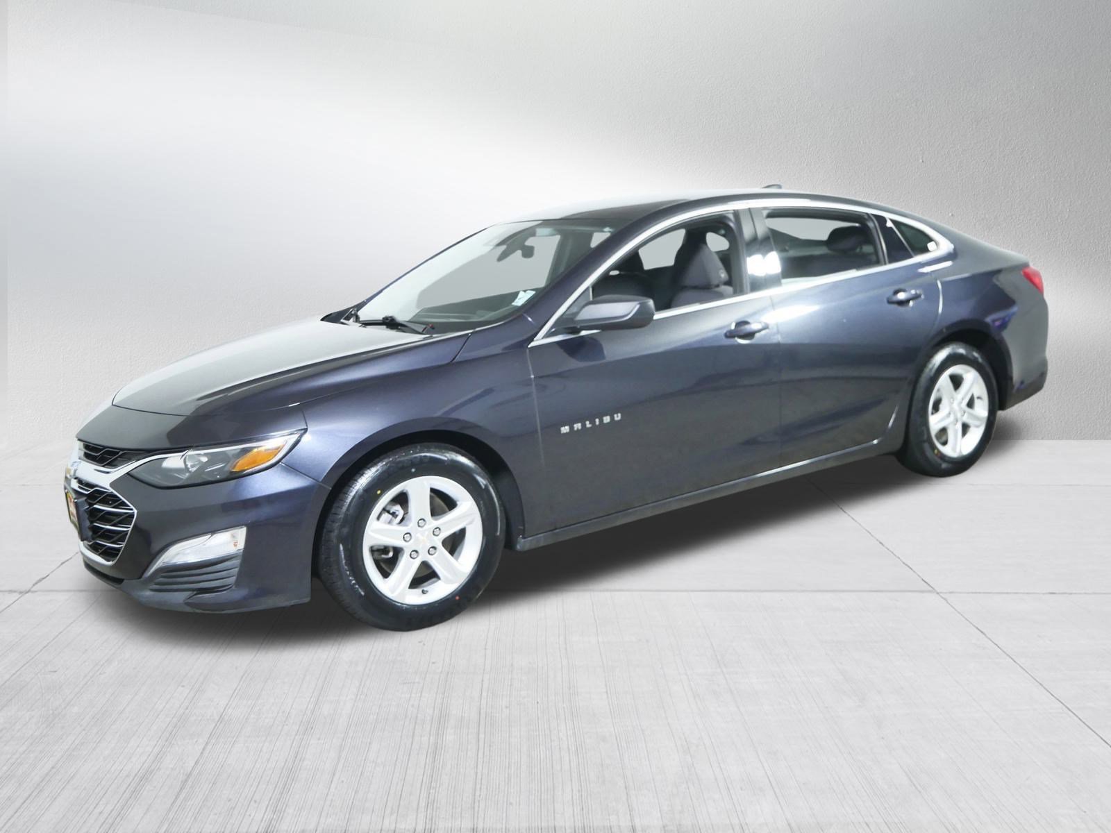 Used 2023 Chevrolet Malibu LS image 3