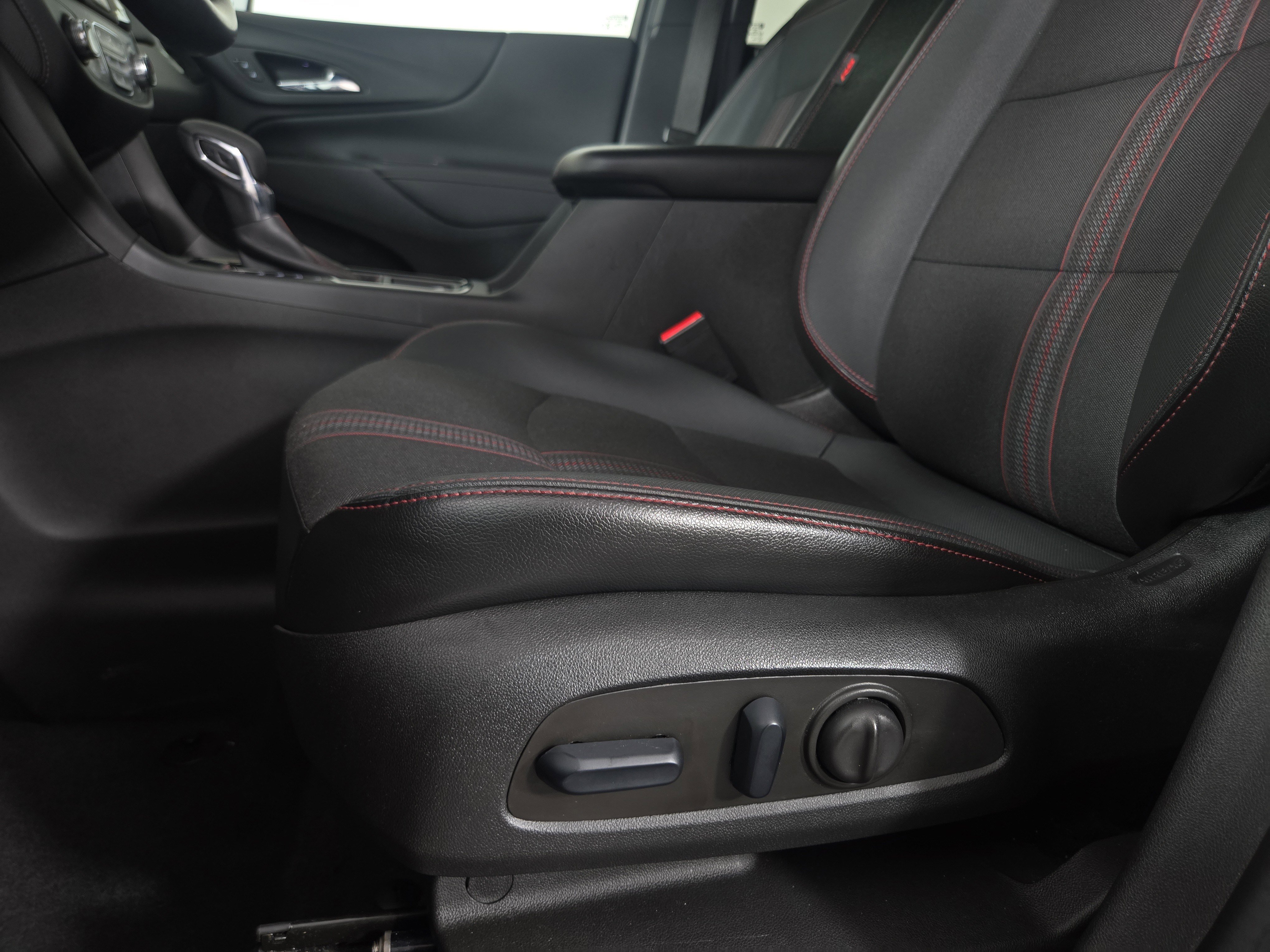 Certified 2023 Chevrolet Equinox RS image 29