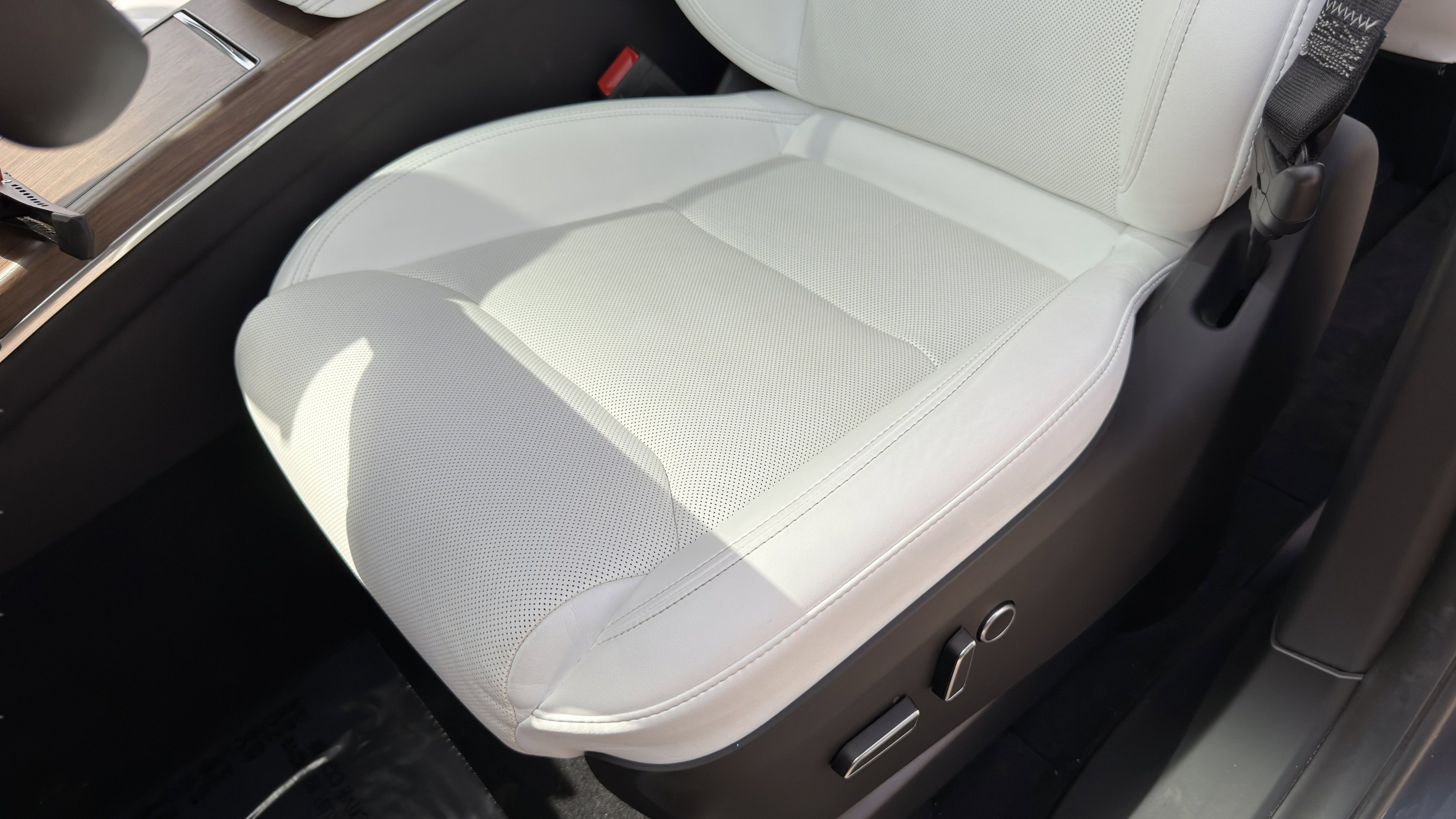 Used 2023 Tesla Model X AWD/4WD image 16