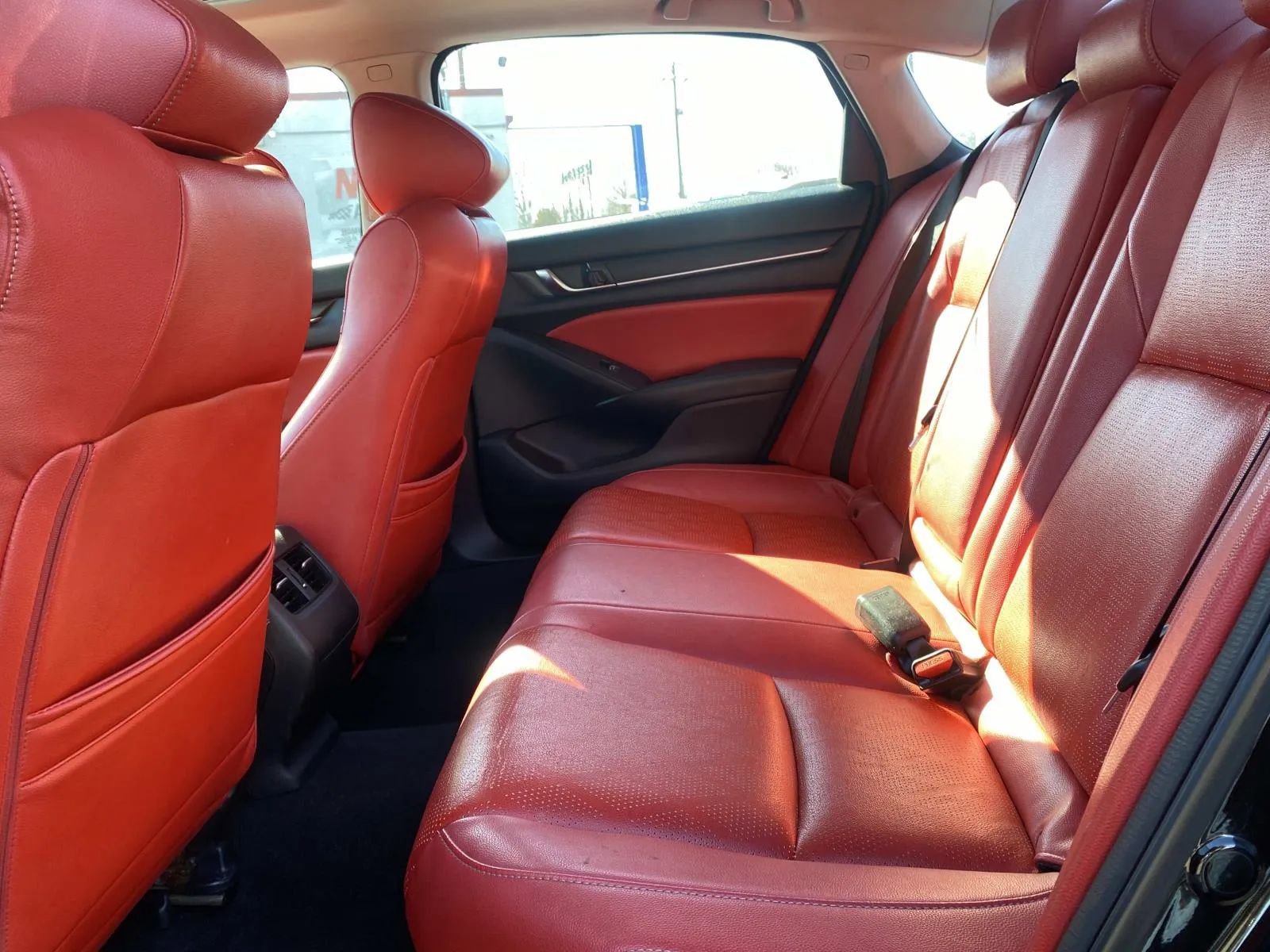 Used 2018 Honda Accord EX image 10