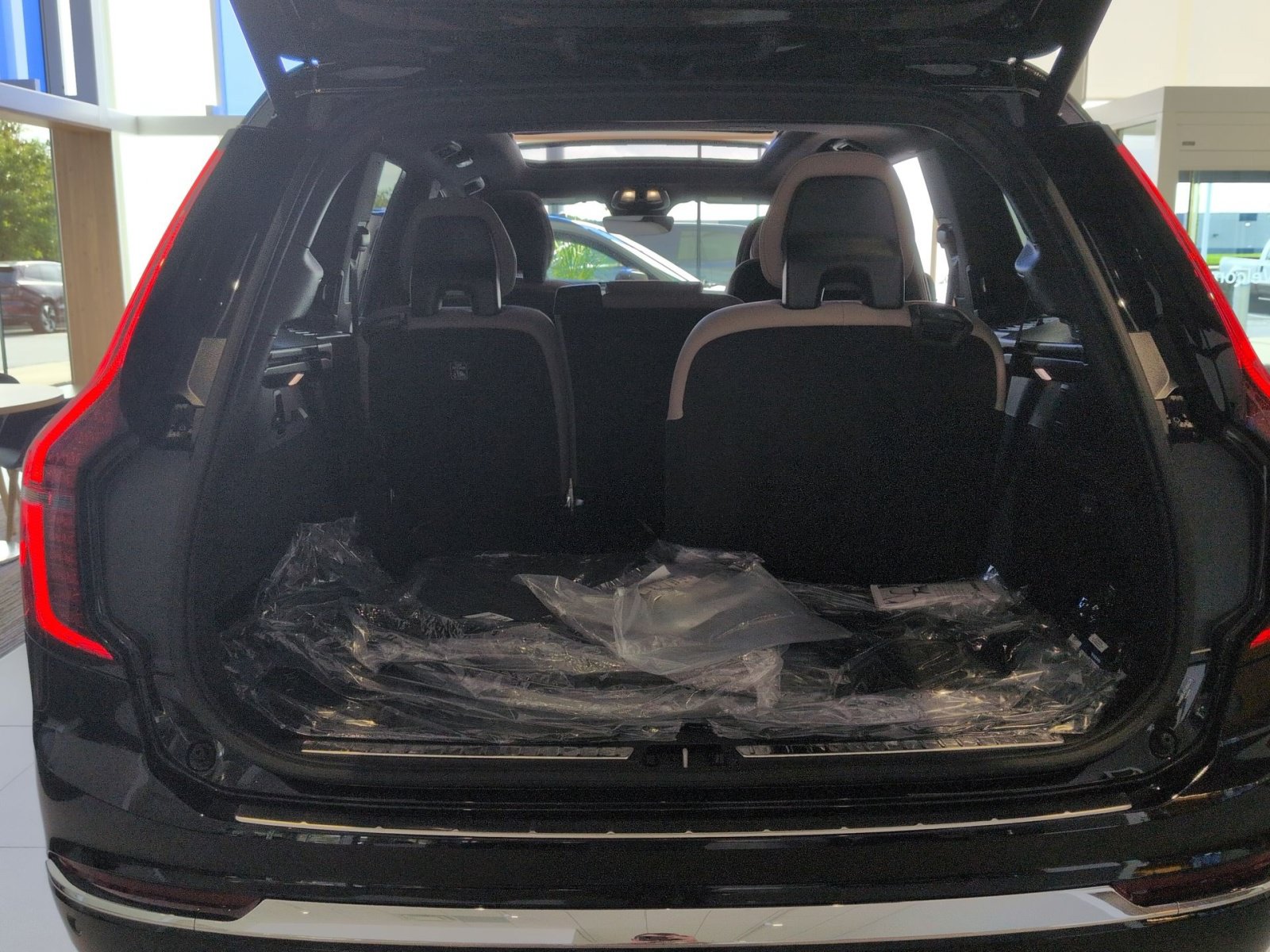 New 2026 Volvo XC90 T8 Plus w/ Protection Package Premier AWD/4WD image 33