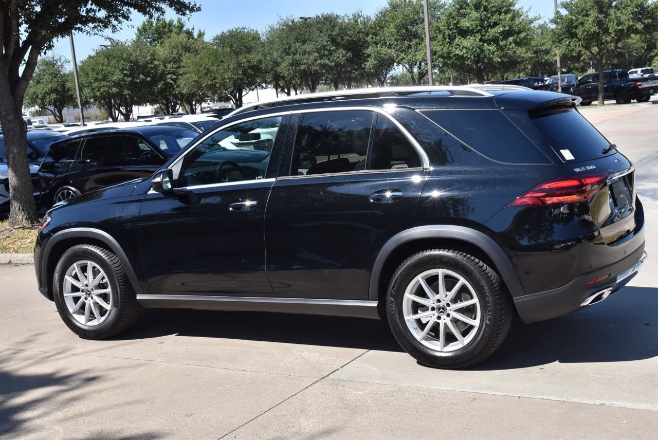 Used 2025 Mercedes-Benz GLE 350 4MATIC w/ Driver Assistance Package image 11