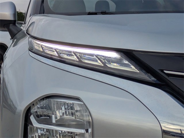 Used 2024 Mitsubishi Outlander SE image 10