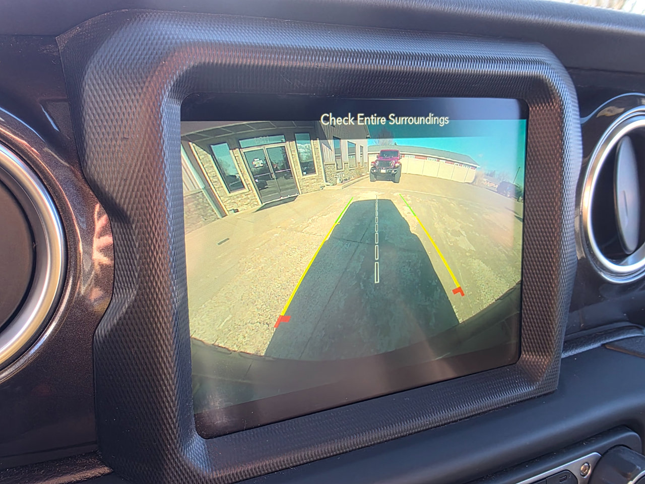 Used 2022 Jeep Wrangler Unlimited Sahara image 4