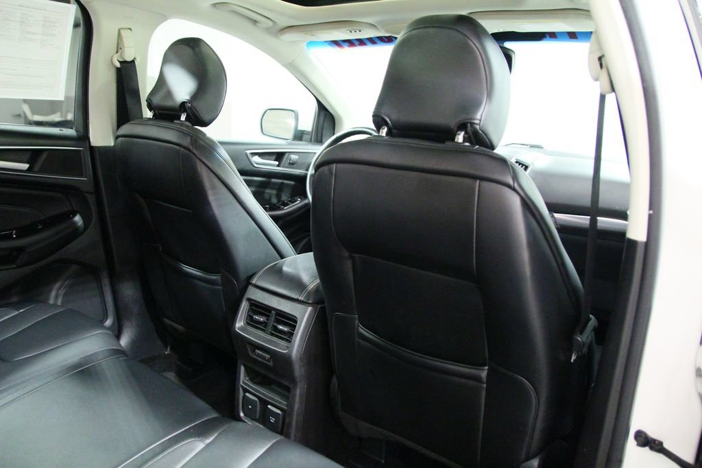 Used 2015 Ford Edge Titanium w/ Equipment Group 302A AWD/4WD image 23