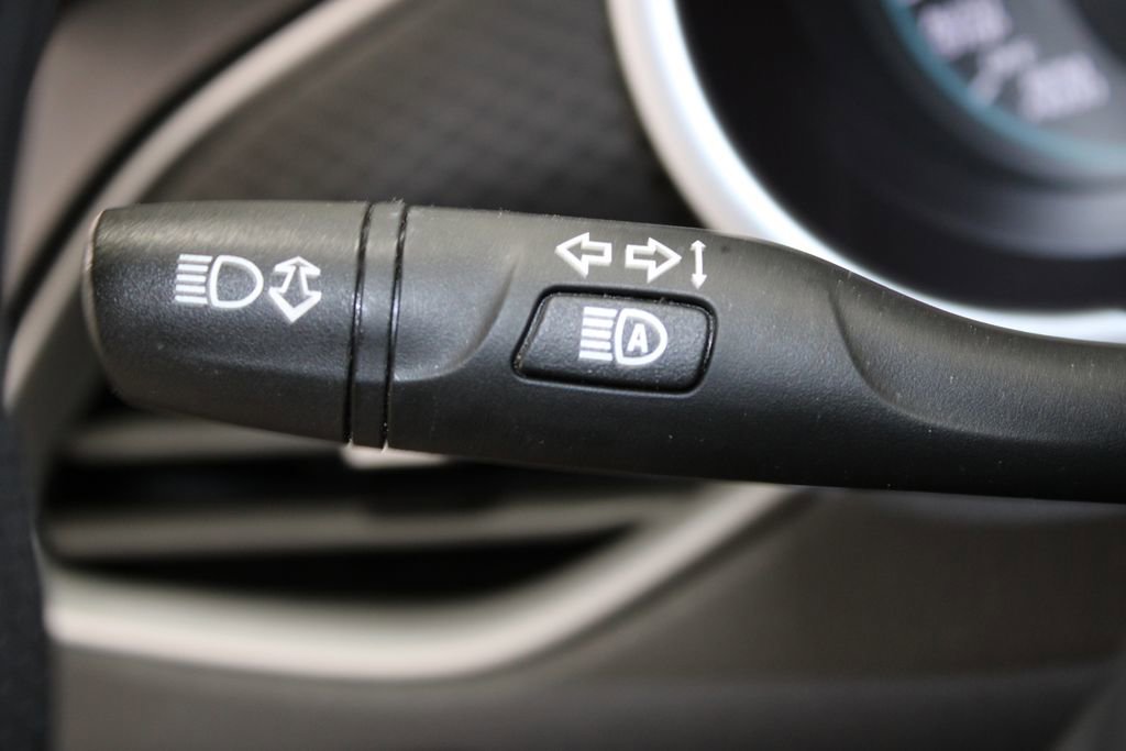 Used 2023 Chevrolet Malibu LT image 32