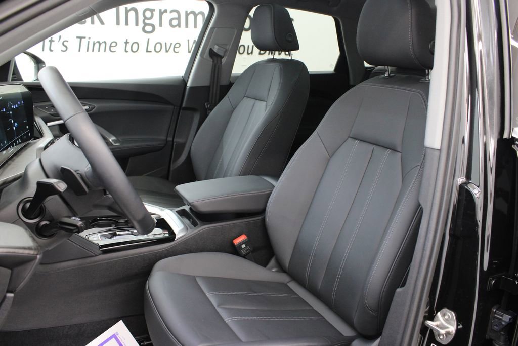 Certified 2025 Audi Q5 Premium w/ Convenience Package image 16